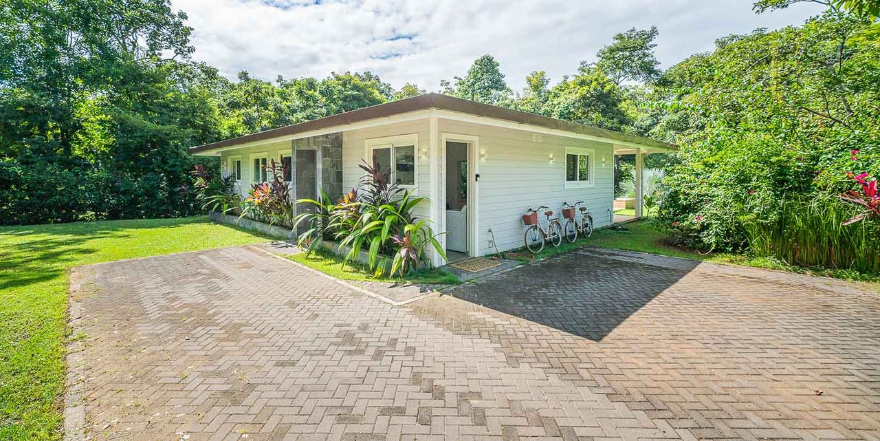 Las Ventanas 44 | Exquisite Caribbean-Style Pool Home in Playa Grande