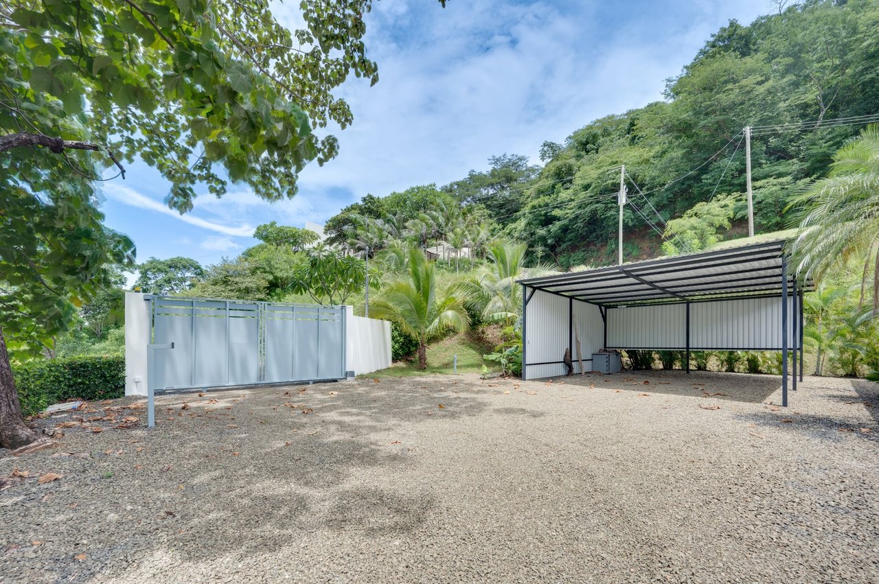 V-Domi Panama | Modern 3-Bedroom Villa with Pool on Expansive 6,078 m² Forest Lot in Finca Panamá, Tamarindo