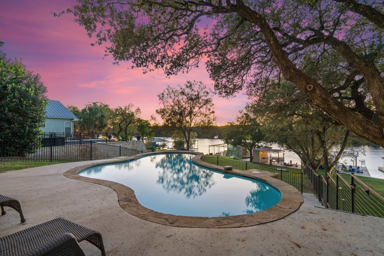 1601 County Road 118B