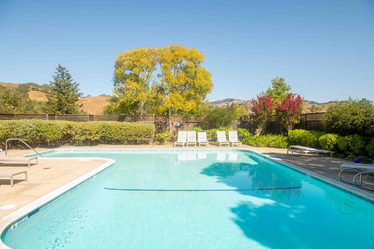125 Sylvia Way, San Rafael