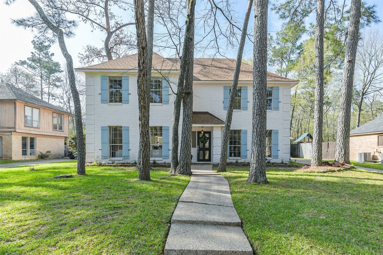 2050 Pine River Dr