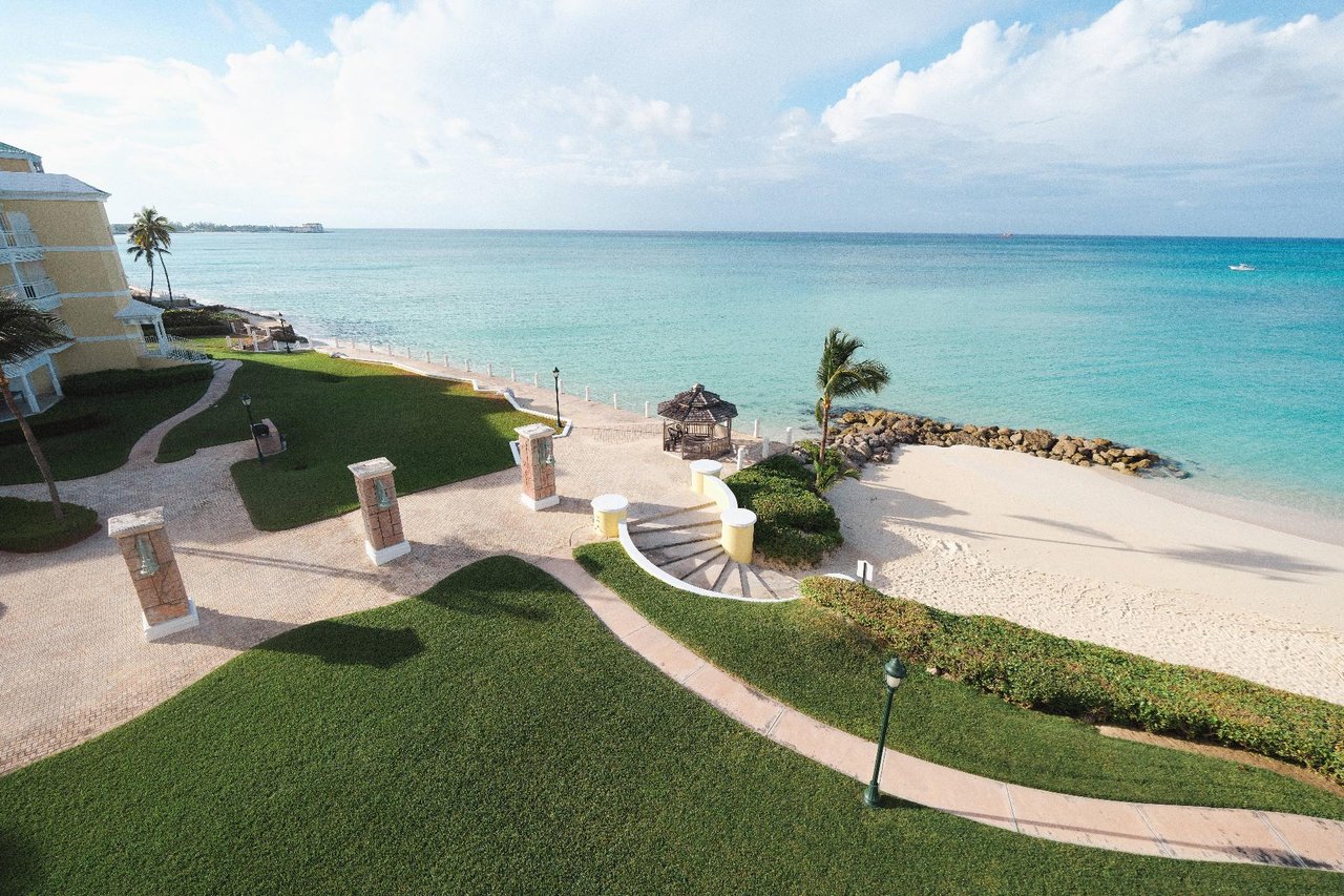 Why the Bahamas Is Becoming the New Florida for Canadian Snowbirds