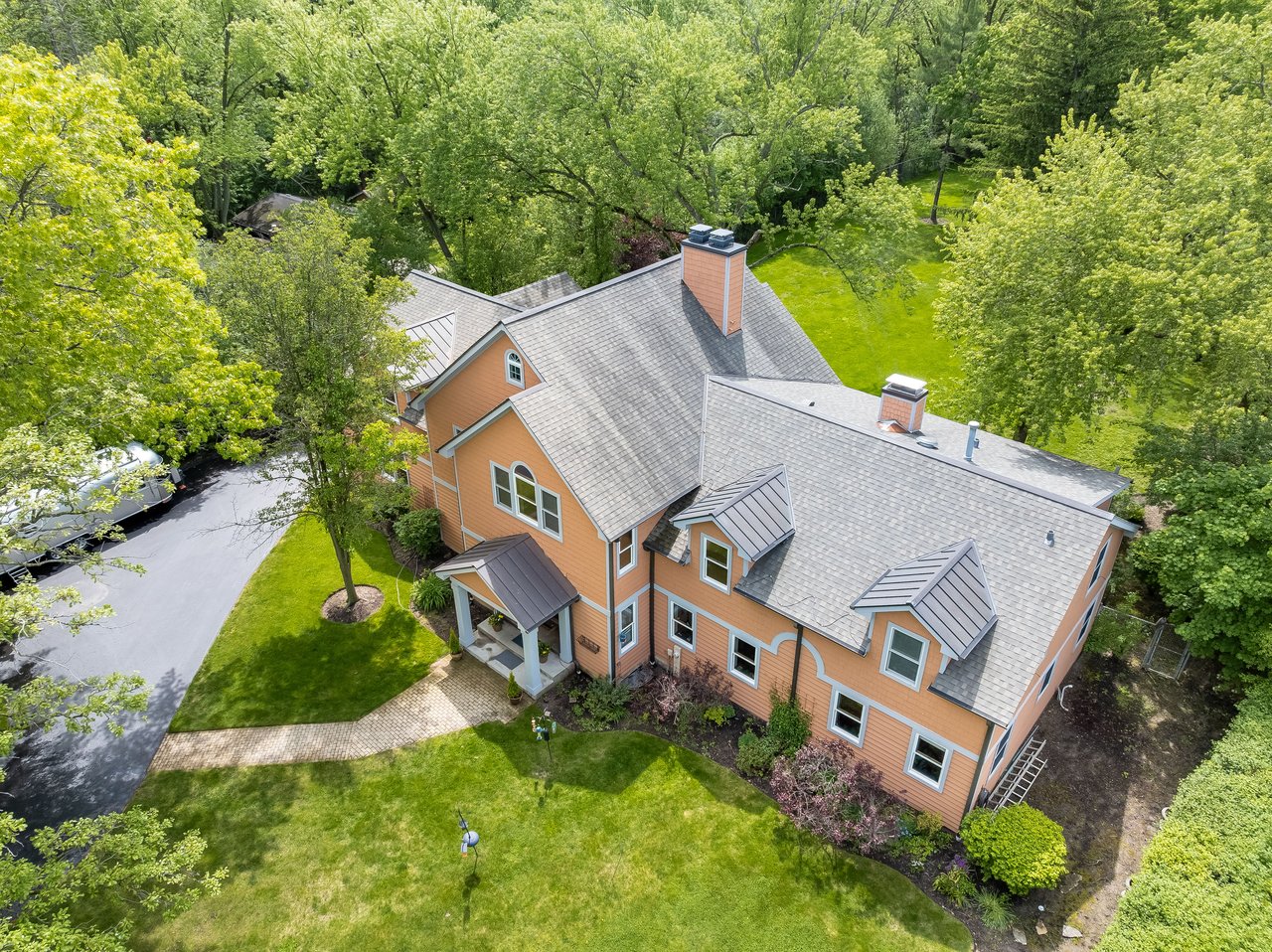1520 Telegraph Road, Lake Forest