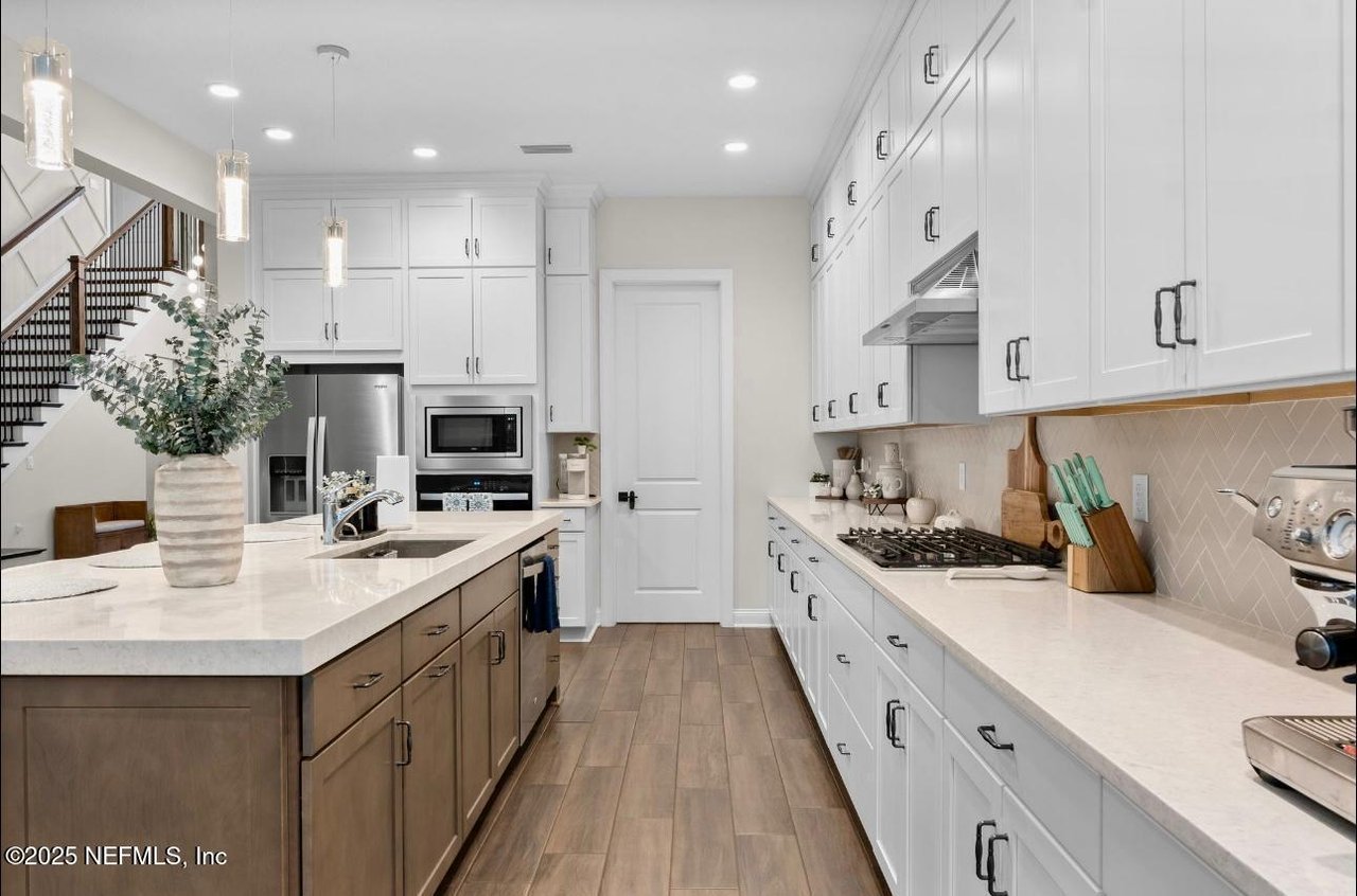 462 HILLENDALE Circle, St. Johns