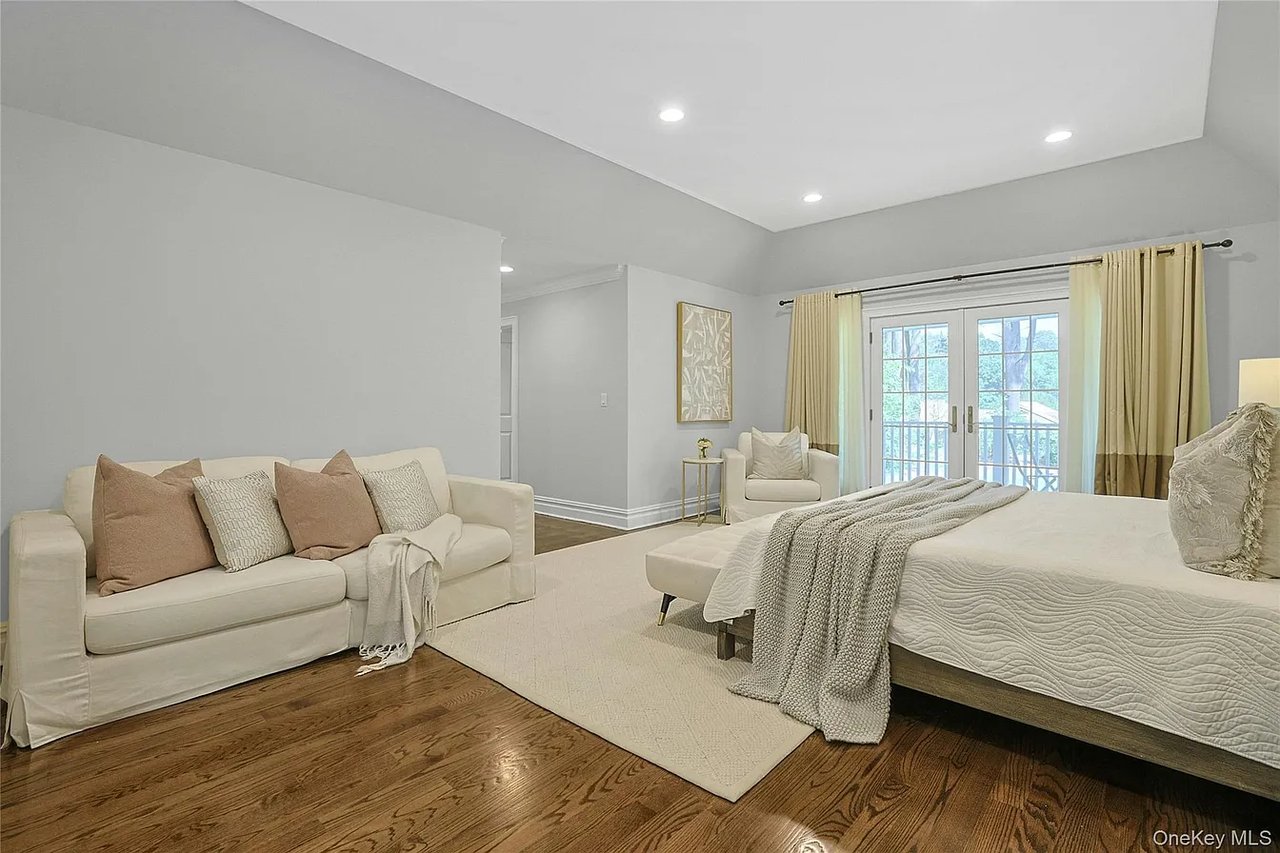 100 Fox Meadow Rd