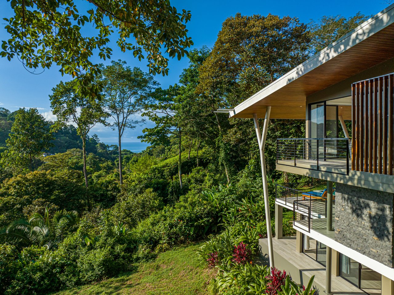 4 Bedroom Jungle Paradise with Ocean Views