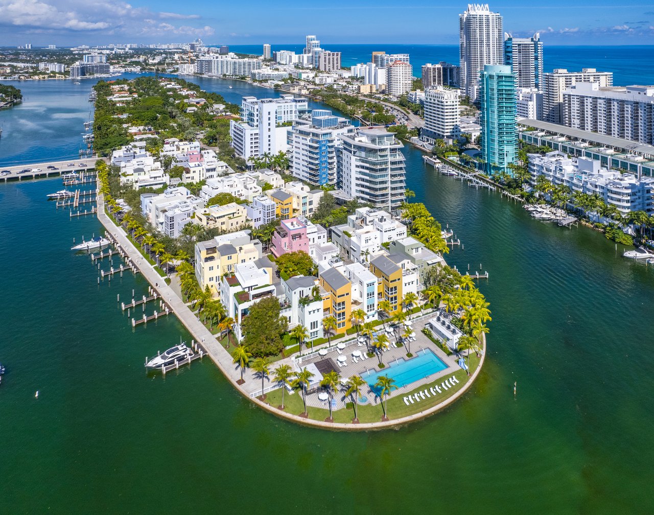 Aqua Gorlin Residence 703