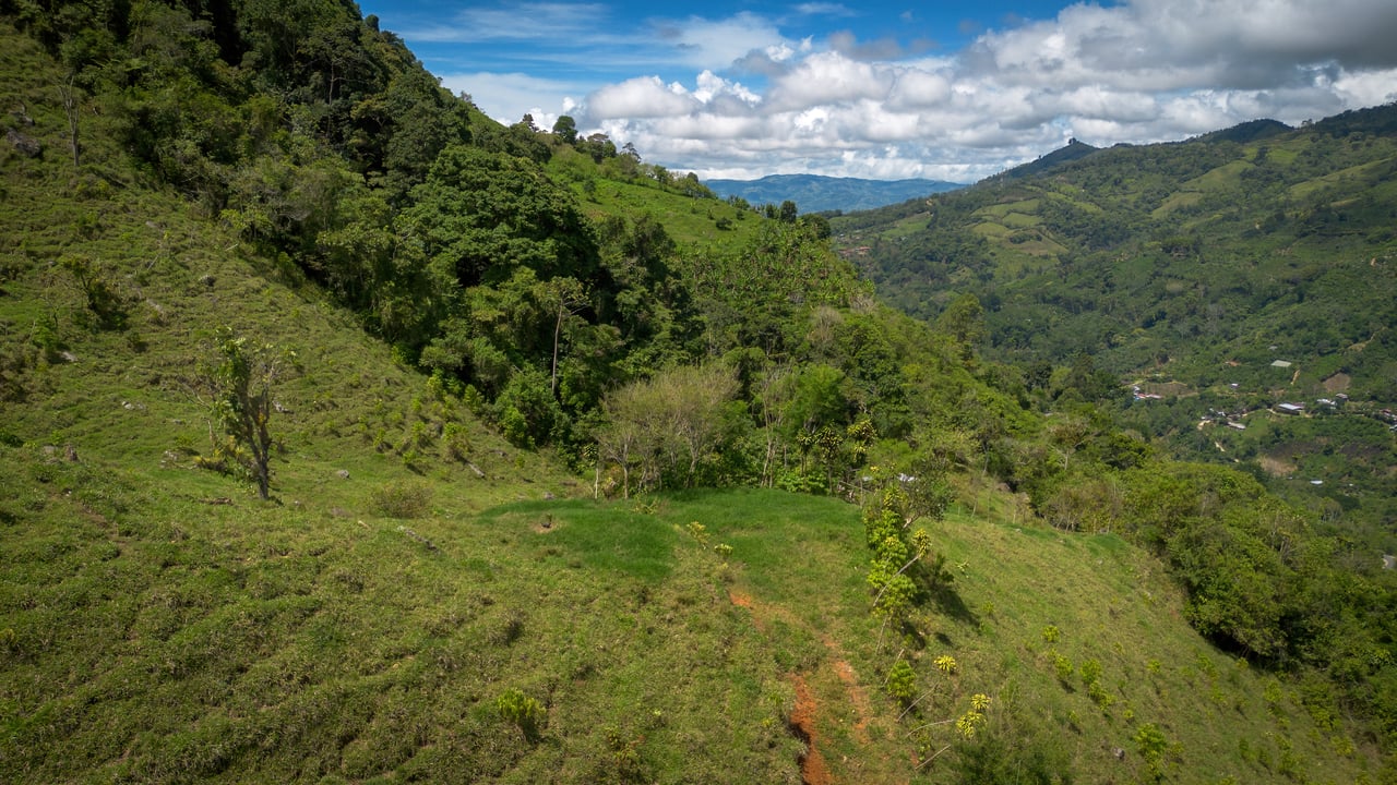  Off-Grid Paradise in Pueblo Nuevo, Rivas – Waterfall, Forest & Views