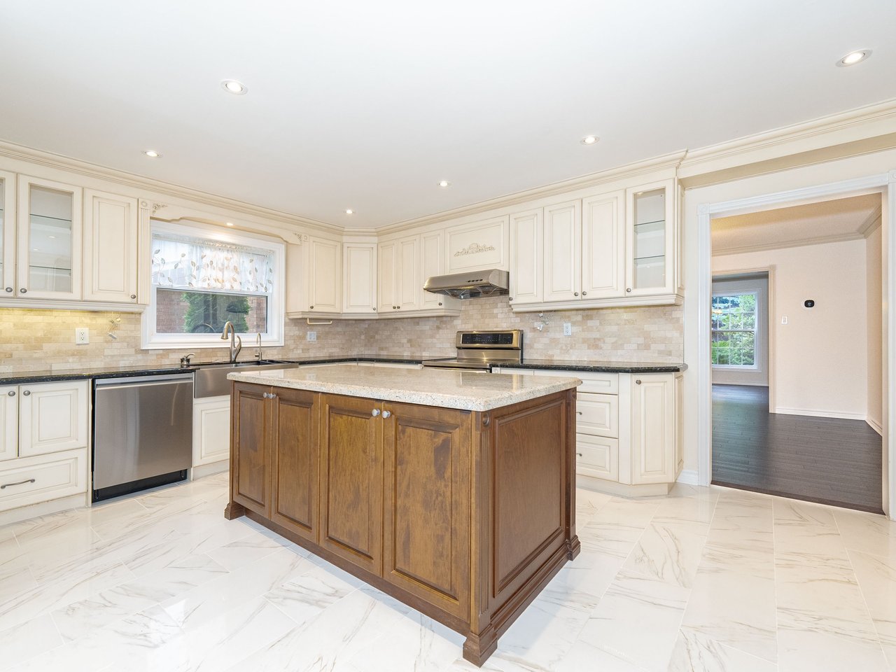39 Montclair Rd