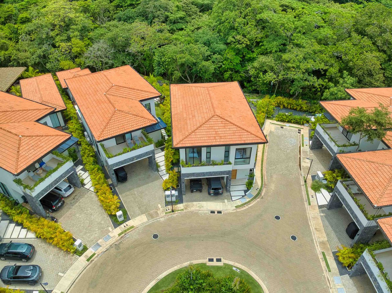 Bosques de Pinilla Unit 15 – Model A | Fully Furnished 4-Bedroom Home with Vehicles