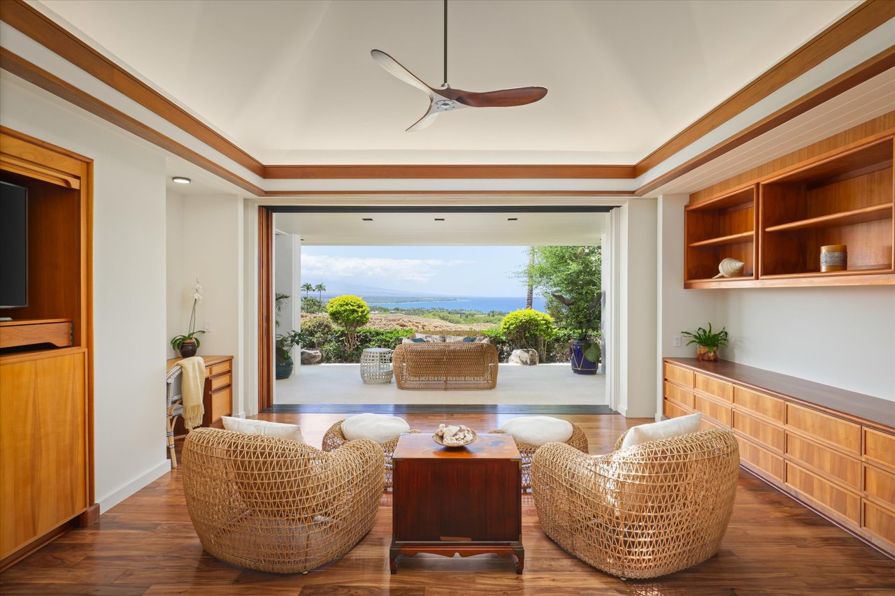 EXCEPTIONAL 5,456 SQ FT RESIDENCE - MAUNA KEA RESORT - $9,750,000 - RENOWNED KOHALA COAST BIG ISLAND
