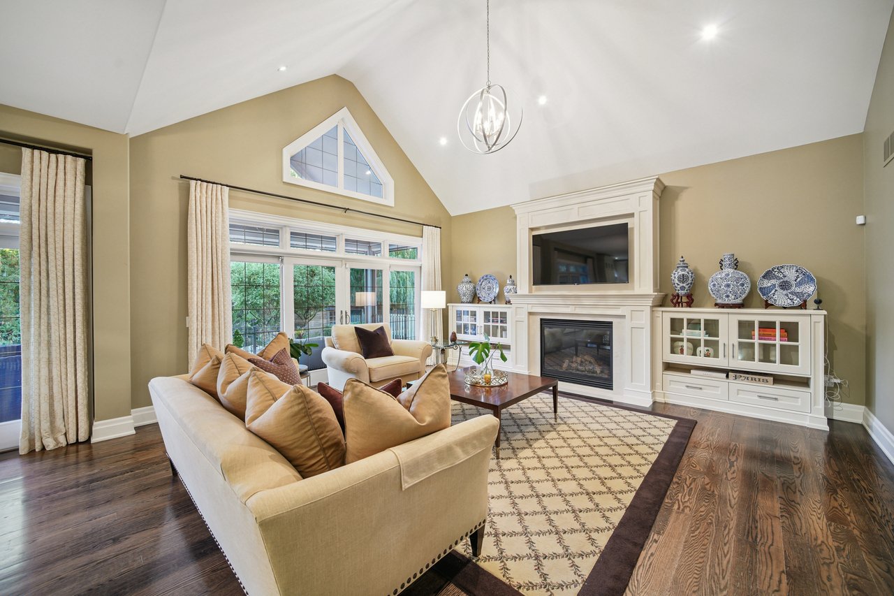 Show-stopping luxury in the heart of Southwest Oakville