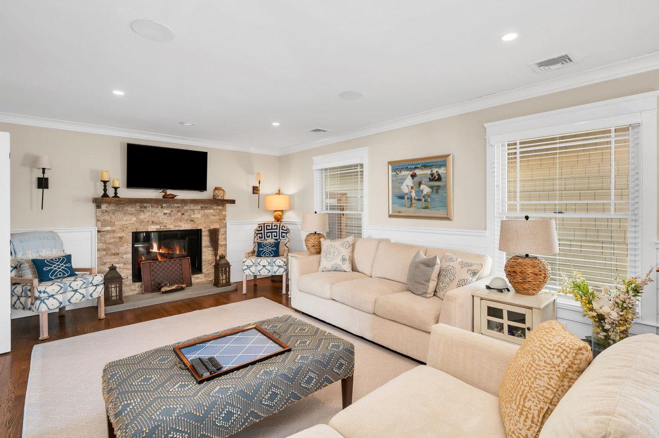 Exclusive Curtis Point Home with Pool