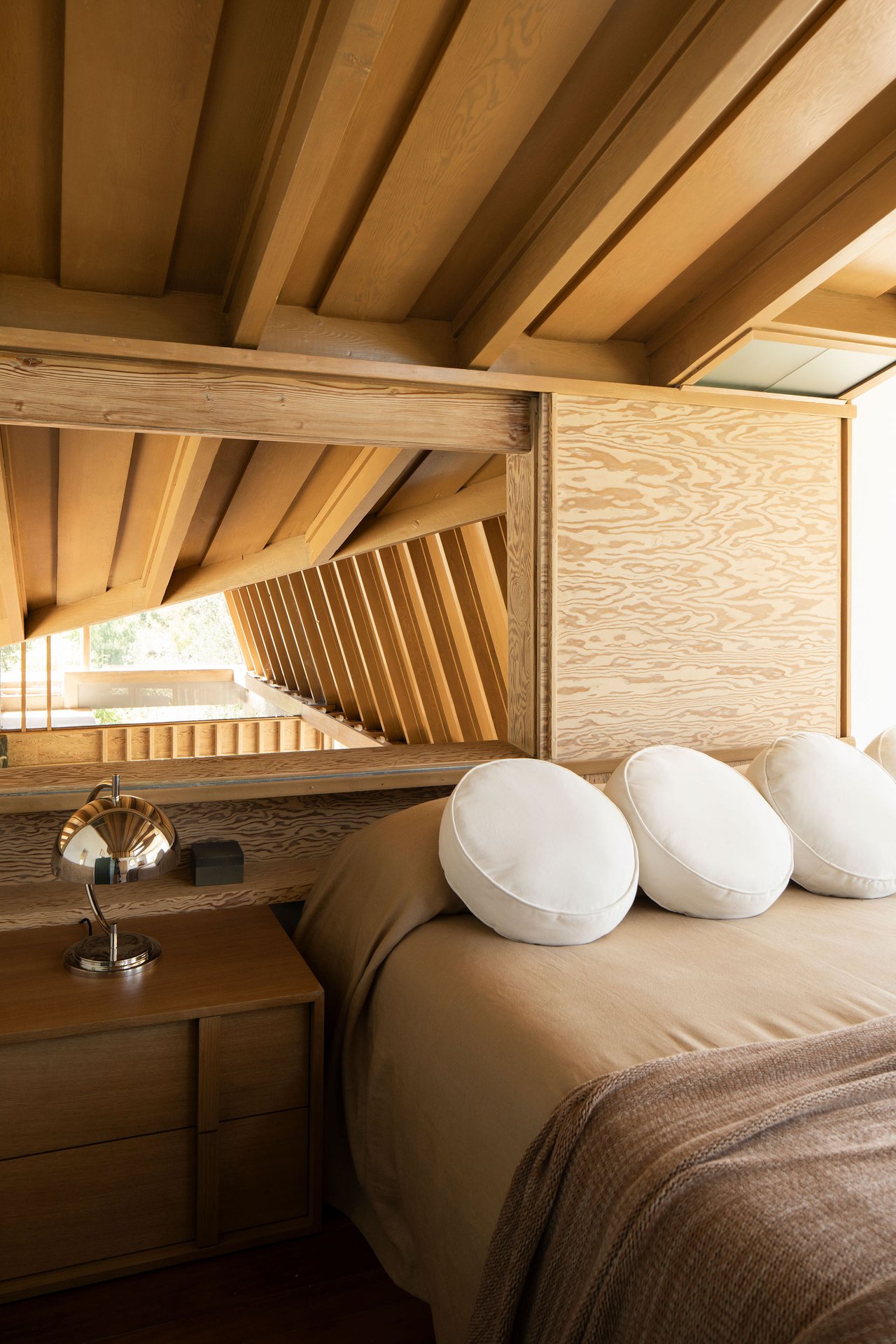 The Van Dekker House, Master architect R. M. Schindler