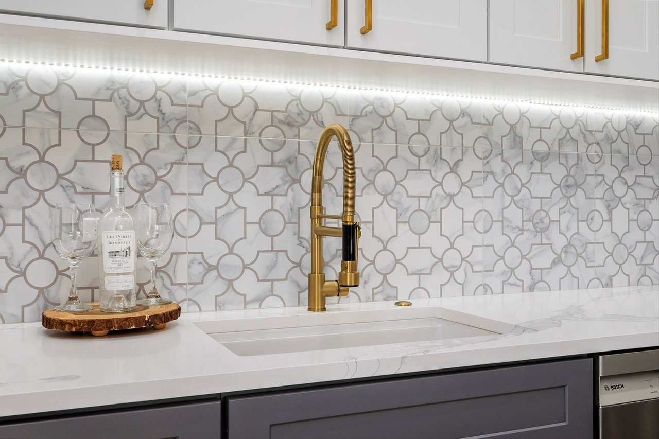 5830 N Lincoln Ave Chicago, IL 60659