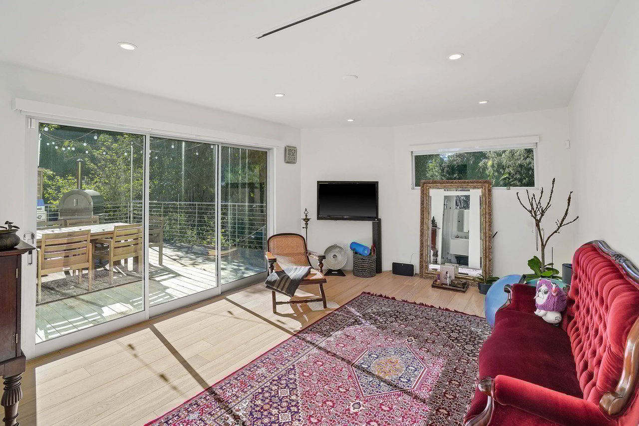 2615 La Cuesta Drive
