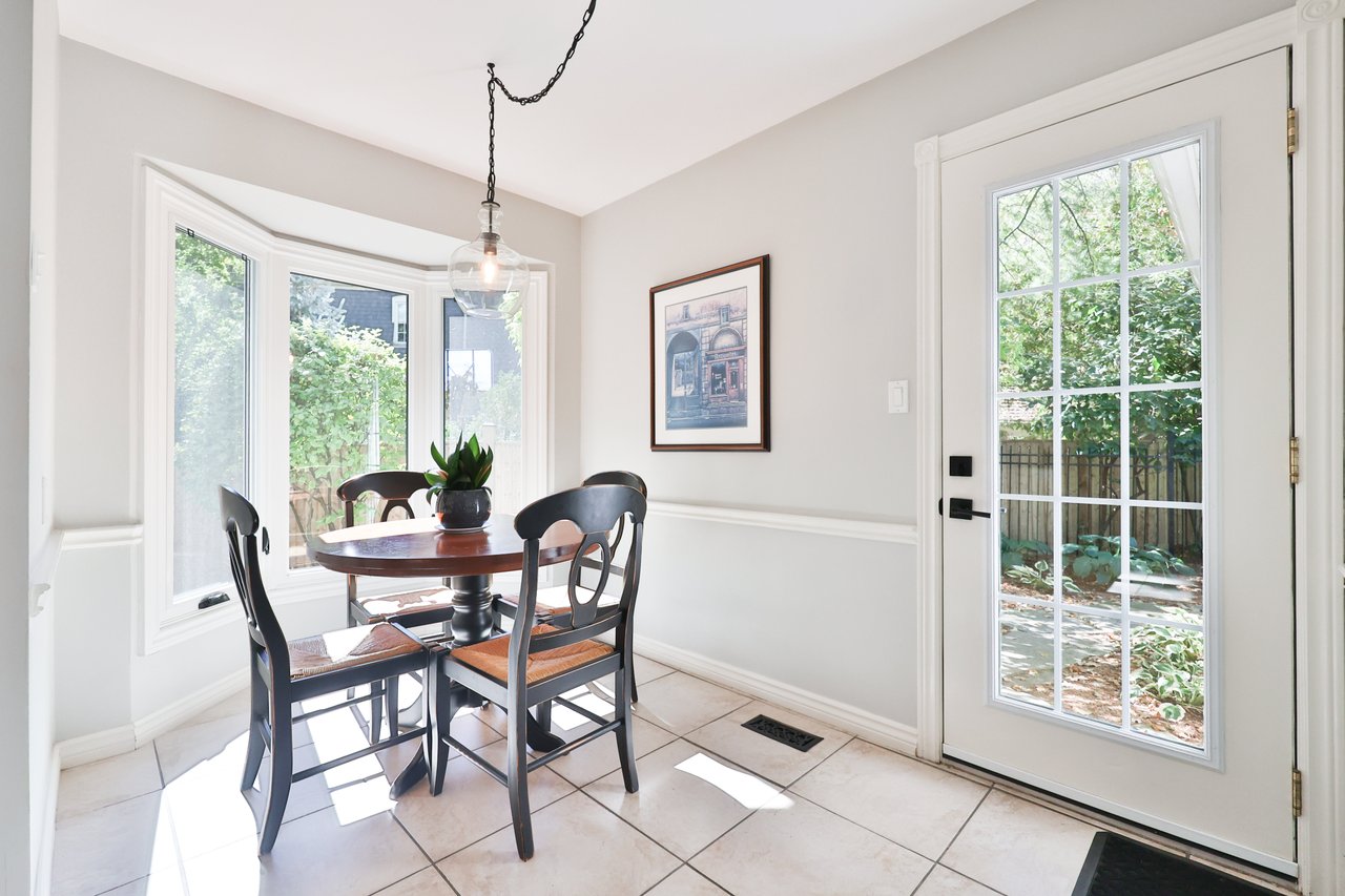 206 Rossmore Boulevard, Burlington