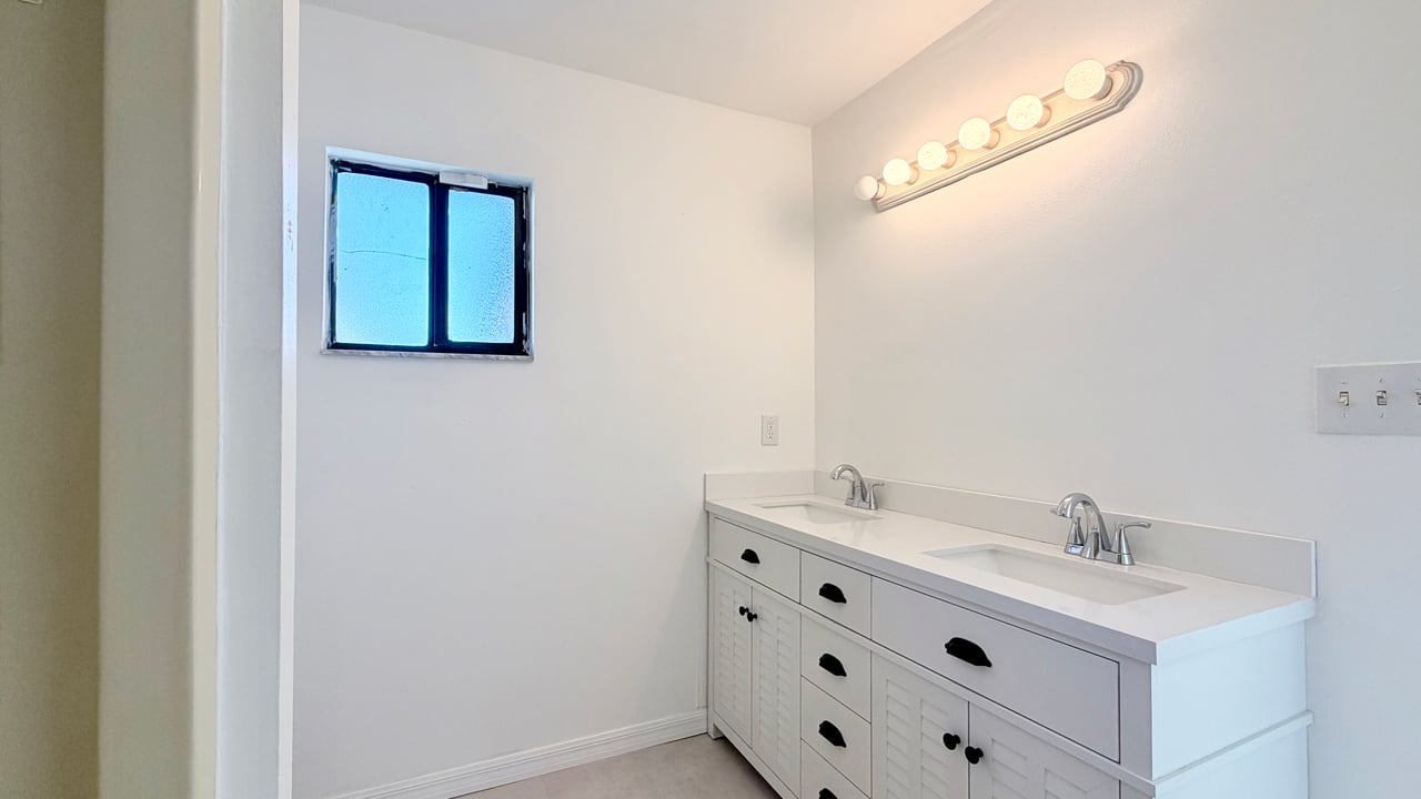 Longwood Three-Bedroom, Two-Bathroom Duplex for Lease on Lake Wayman