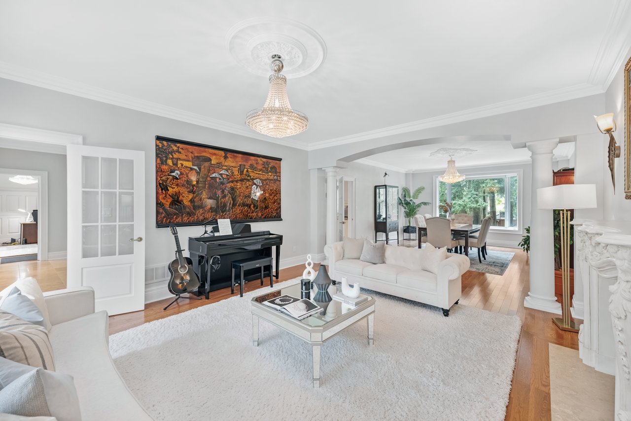 2126 Parker Dr