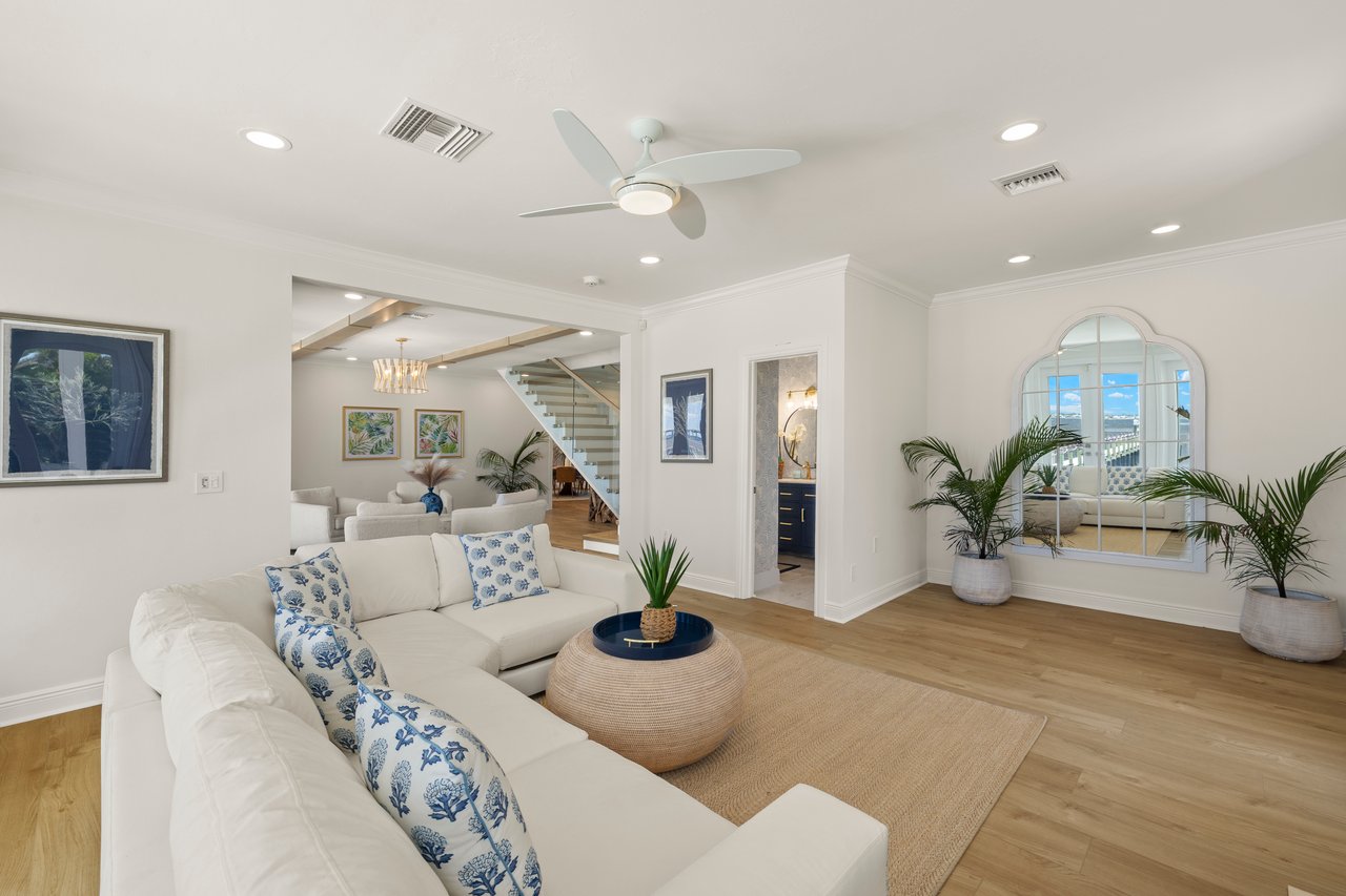 8451 Casa Del Rio LN