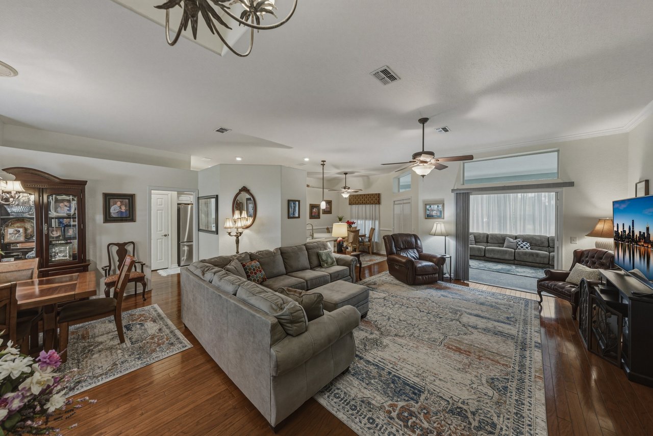 12215 WOODLANDS CIR
