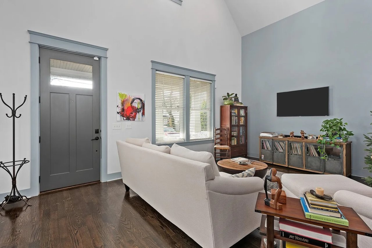 1519B Straightway Ave