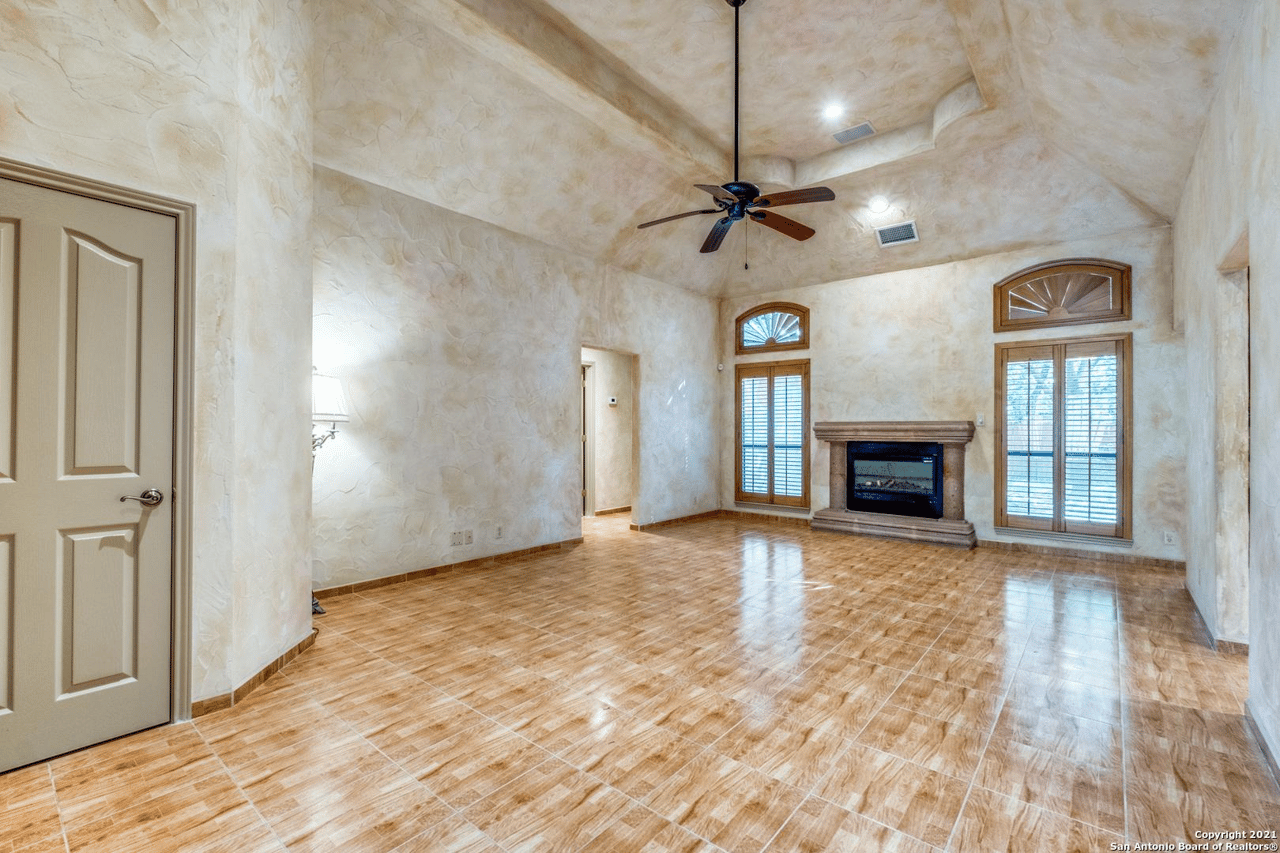 8234 Elm Glade