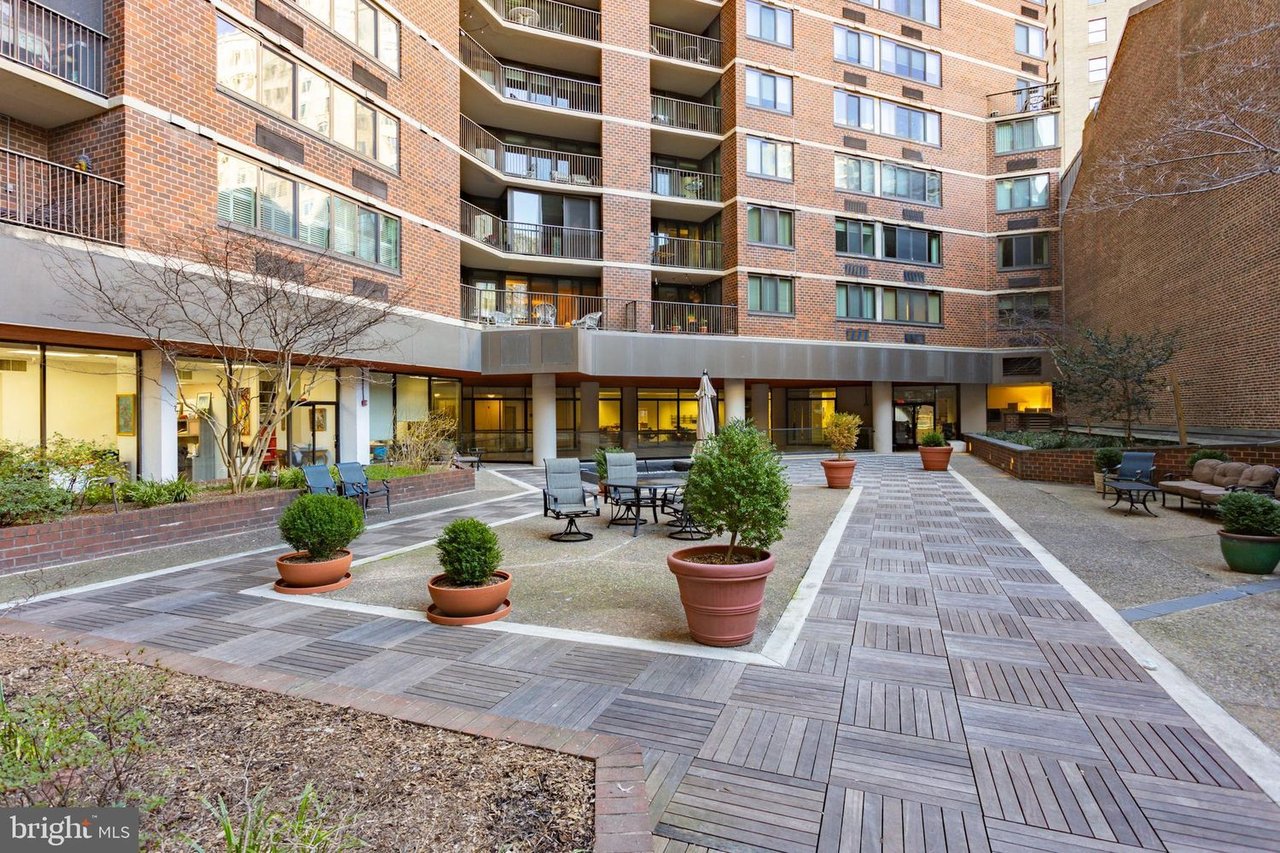 1420 Locust St, Unit 24Q