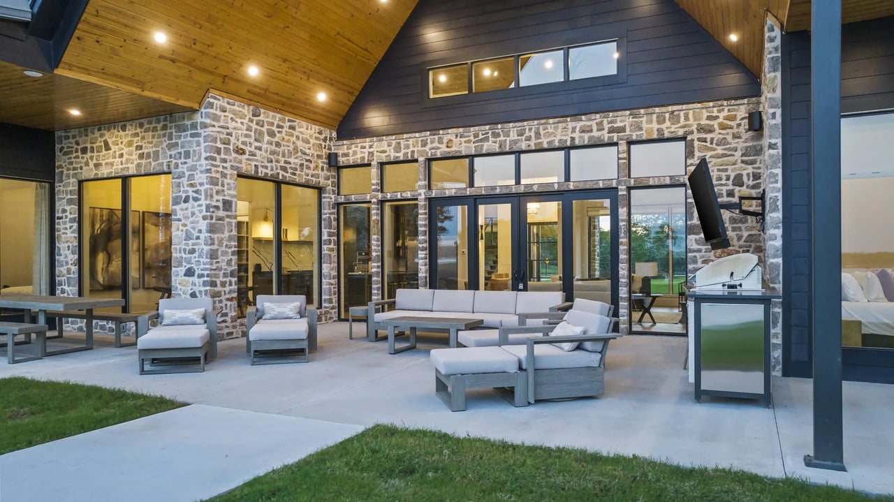 The Place to Stay at Grand Lake: Modern & Moody on Monkey Island - Wyatt Poindexter - The Agency