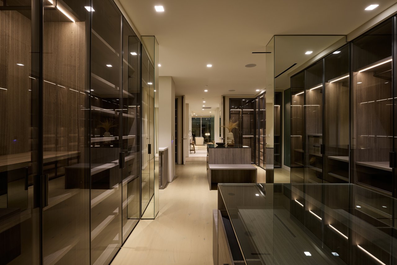 1615 Blue Jay Way, Bird Streets