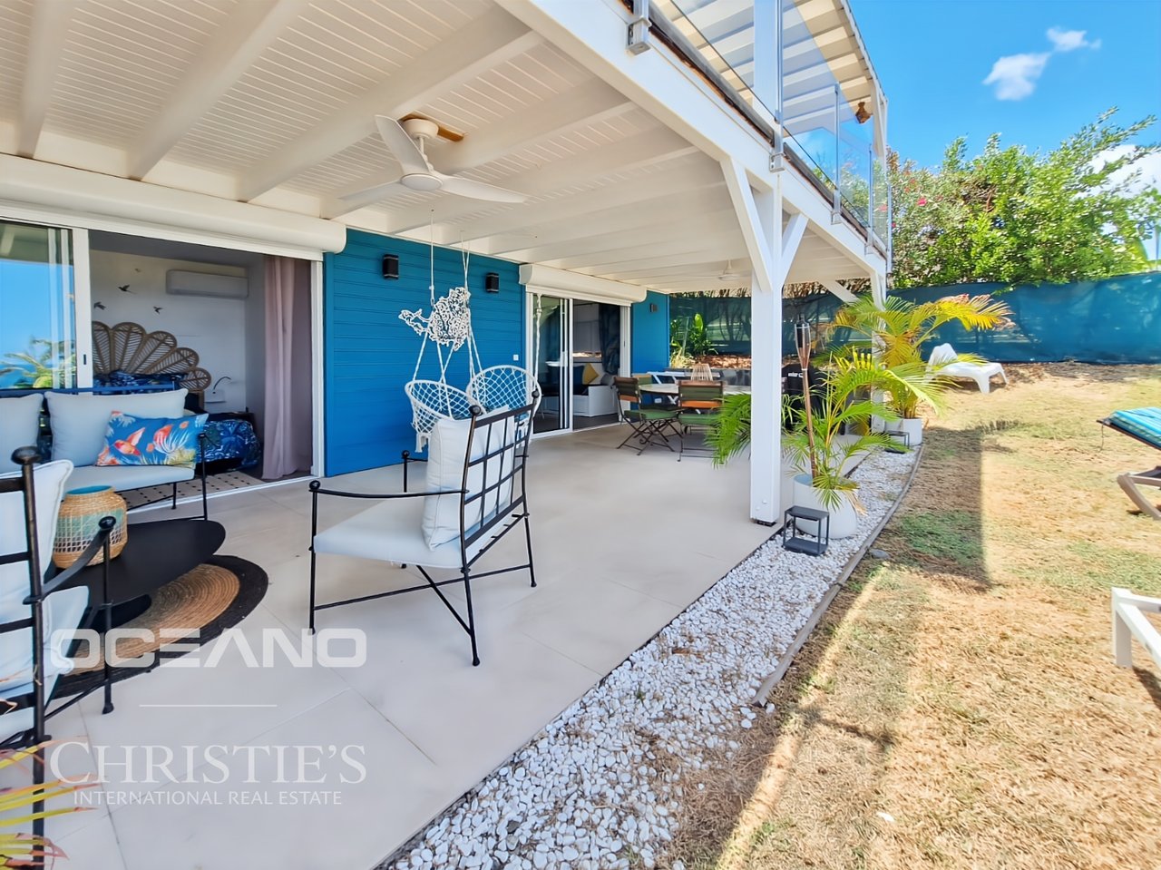Sea View Villa + 2 Bedroom Apartment – Sought-After Area