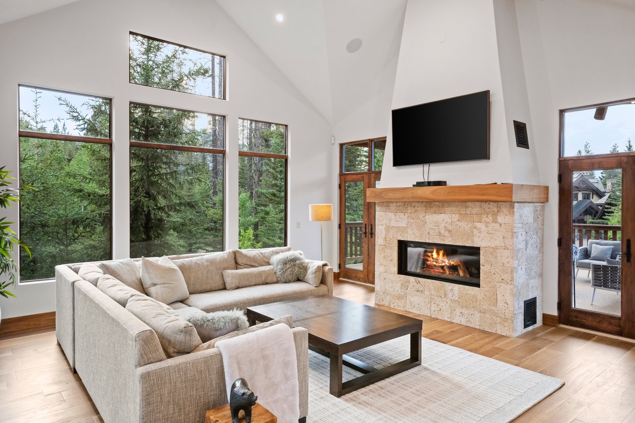 Refined Mountain Living at Cairns Landing
