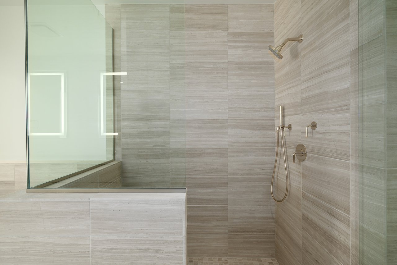 5000 N CAMELBACK RIDGE Drive, 108