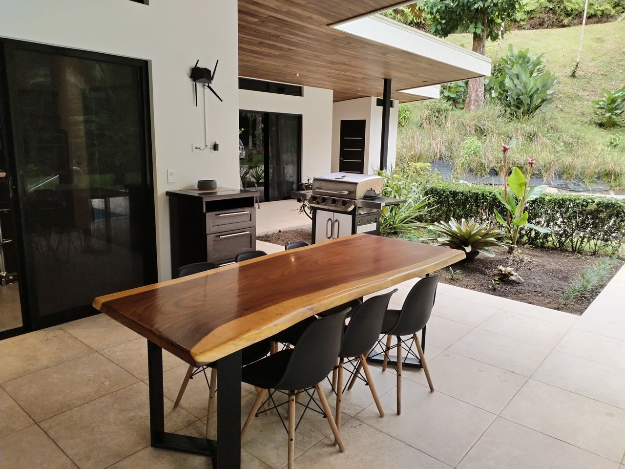 Villa Shanti: Luxurious 3-Bedroom Jungle Home in Ojochal, Costa Rica