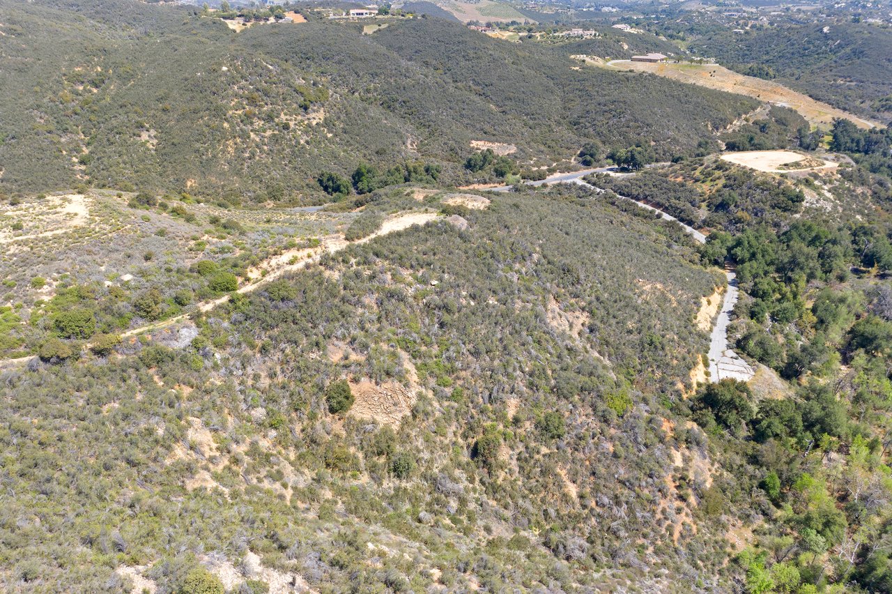2 La Cresta Highlands Circle