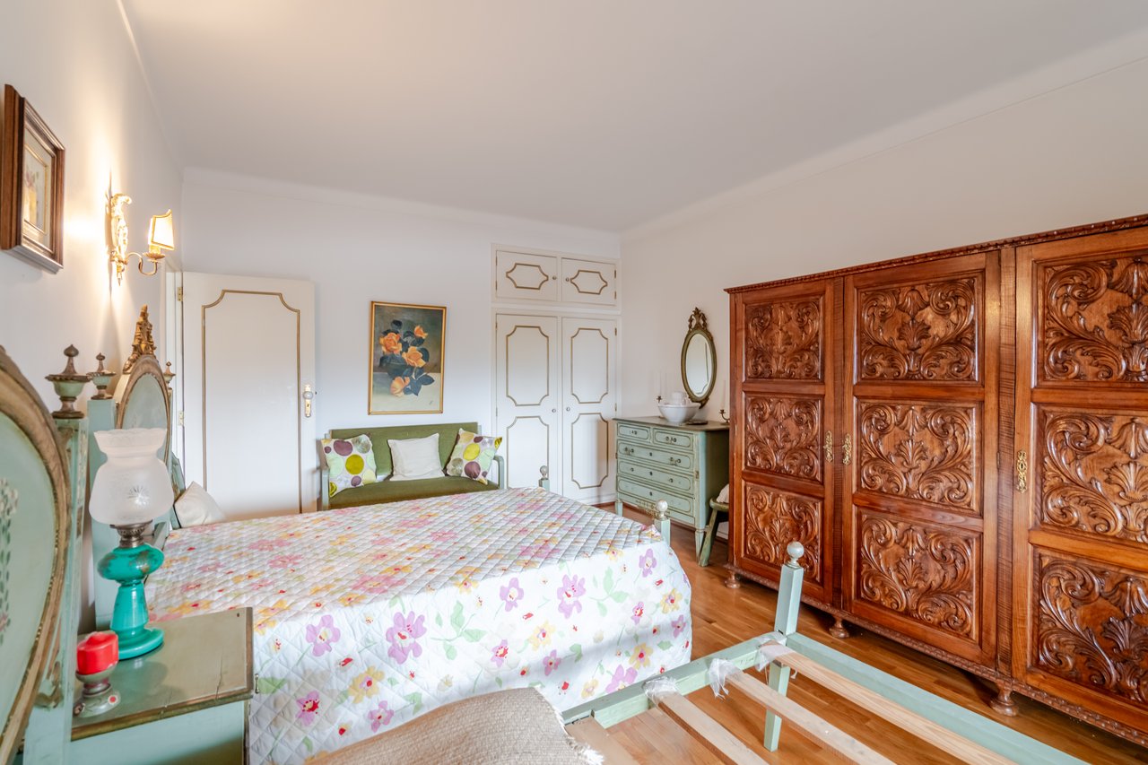 Rustic Four-Bedroom House with Private Land in Folhadela, Vila Real