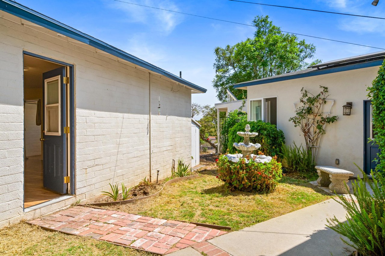 3261 Mary Ln