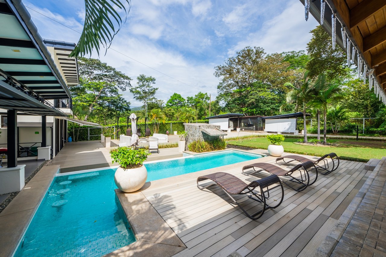 Casa Cielo | Luxurious Multifunctional Estate with Main House, Apartments, and Pool in Guanacaste!