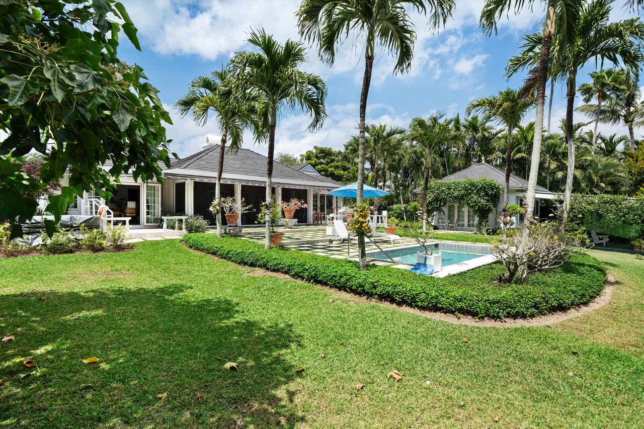 Little Southern Comfort in Lyford Cay