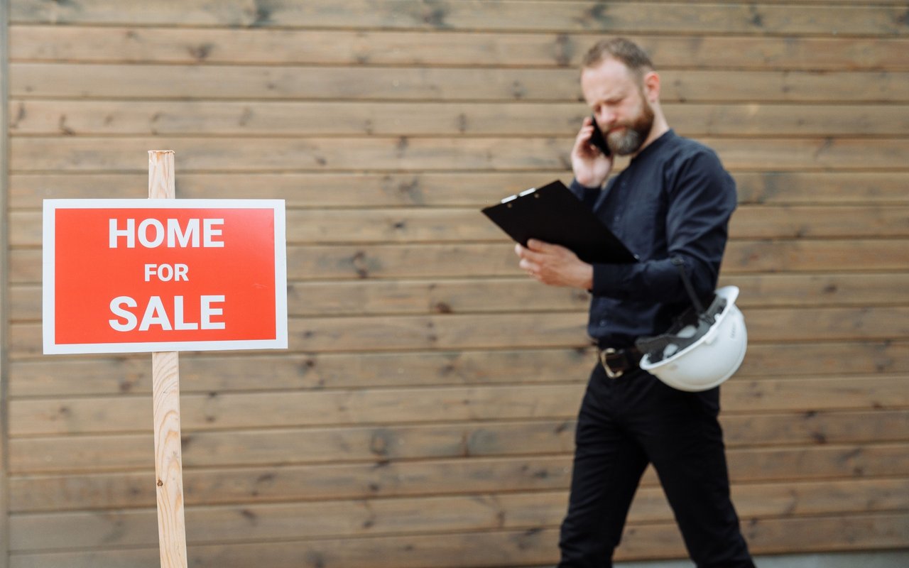 What Things Stay in The House and What Should Go with You After a Home Sale?