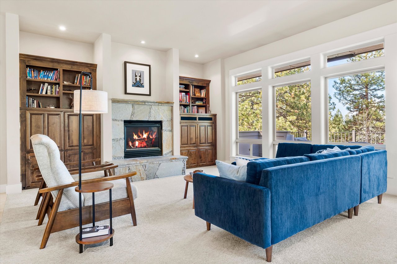 2589 NW Champion Circle