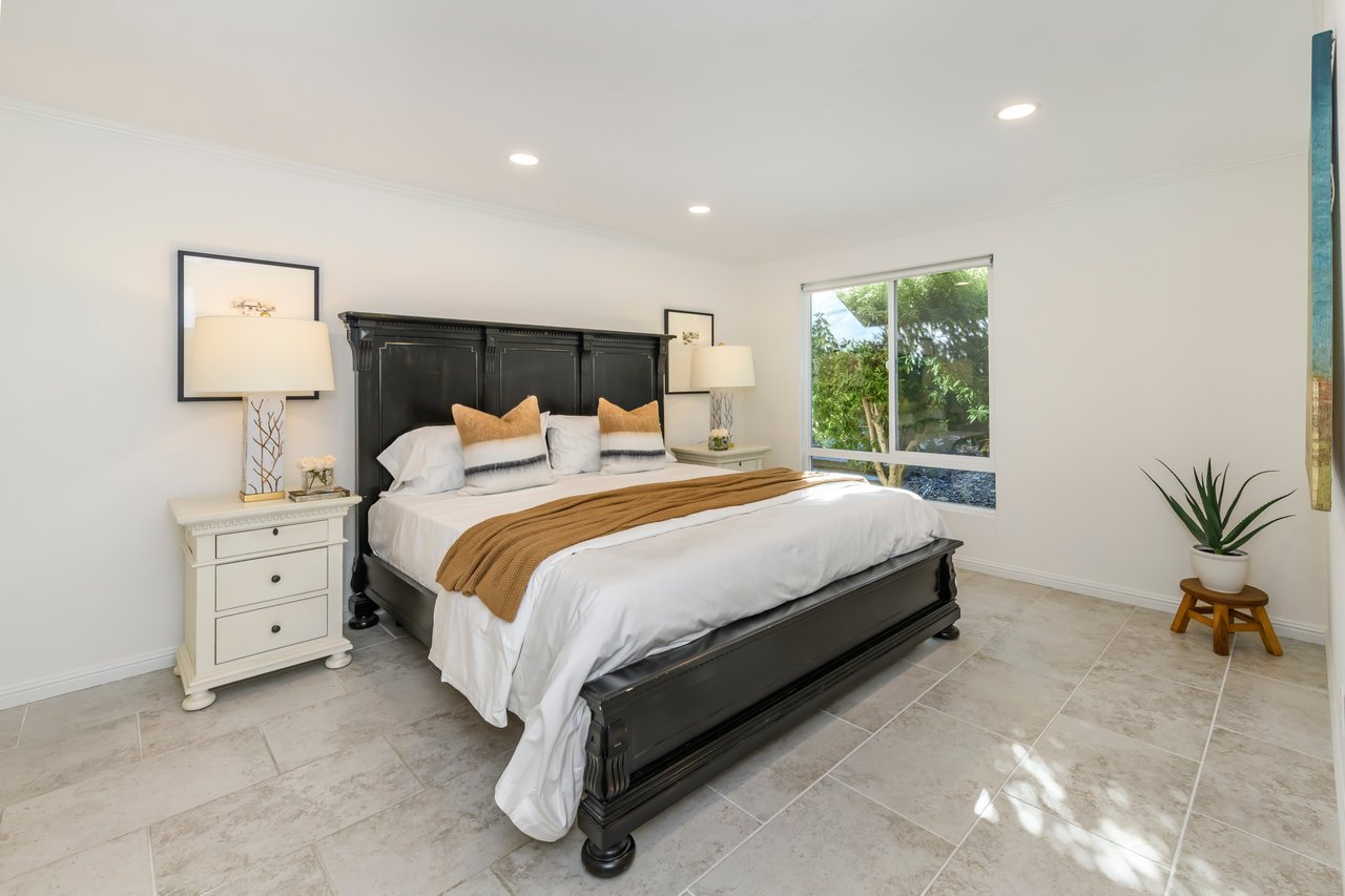 Charming Condo Offering Country Club Appeal