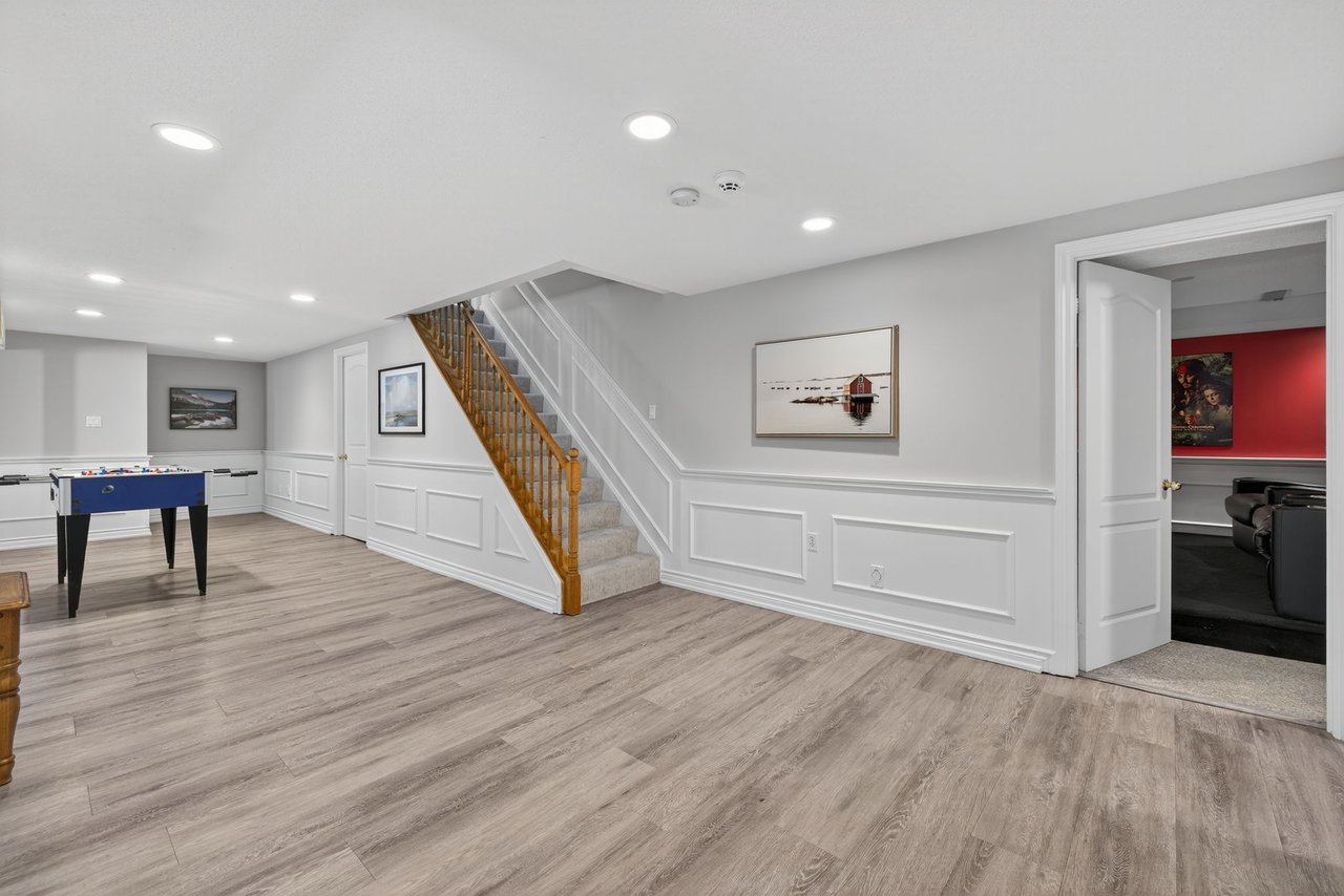 6 Falling Leaf Crt, Aurora