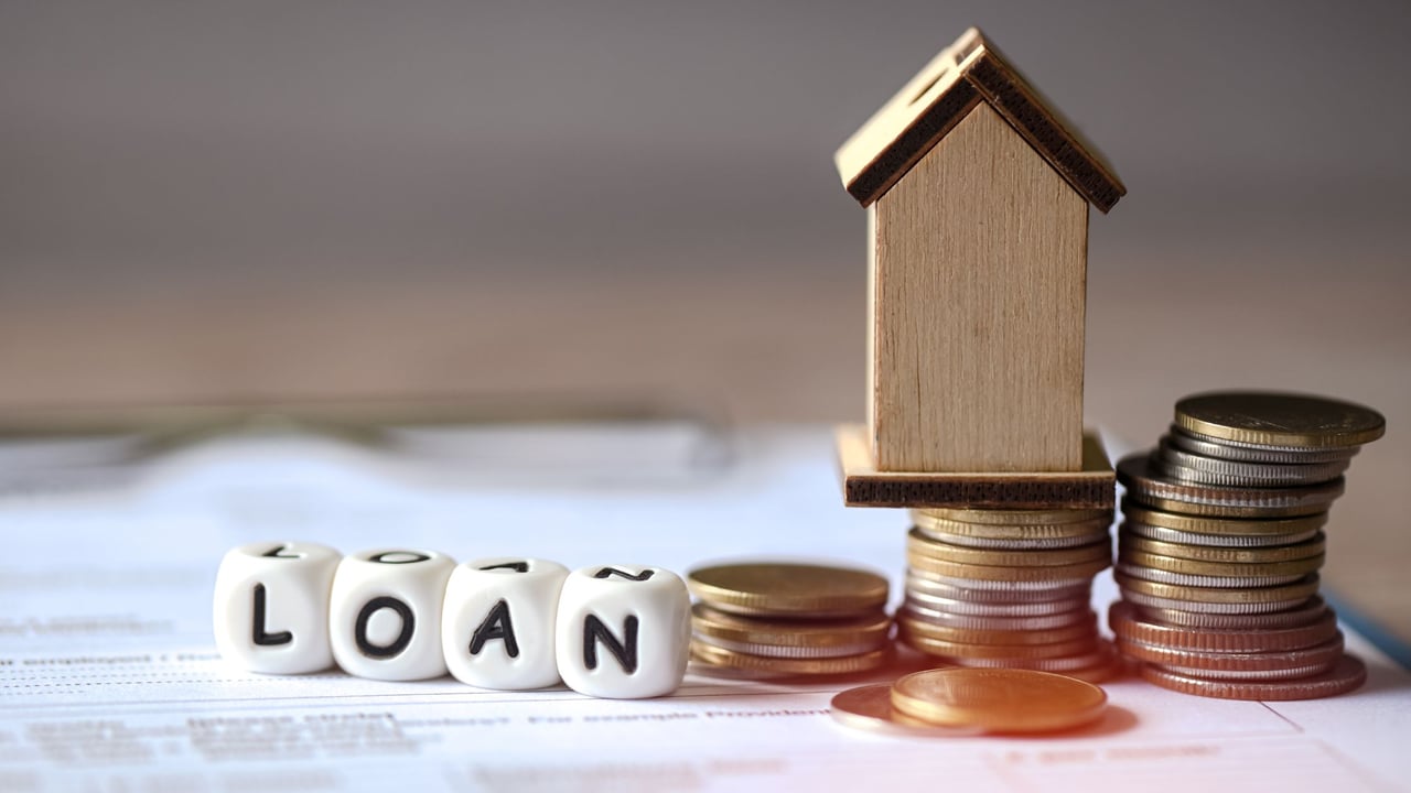 Should You Refinance in 2025? Pros and Cons