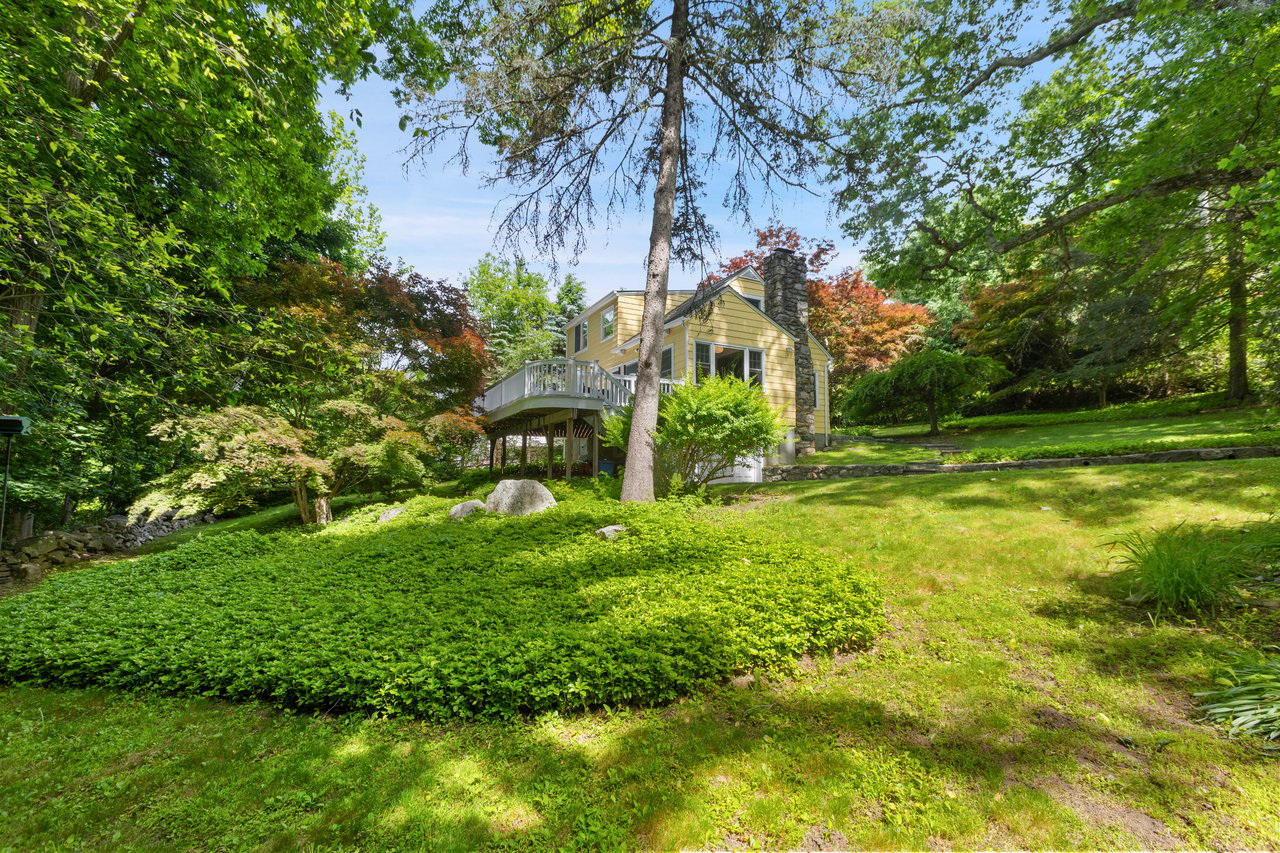 65 Laurelton Road