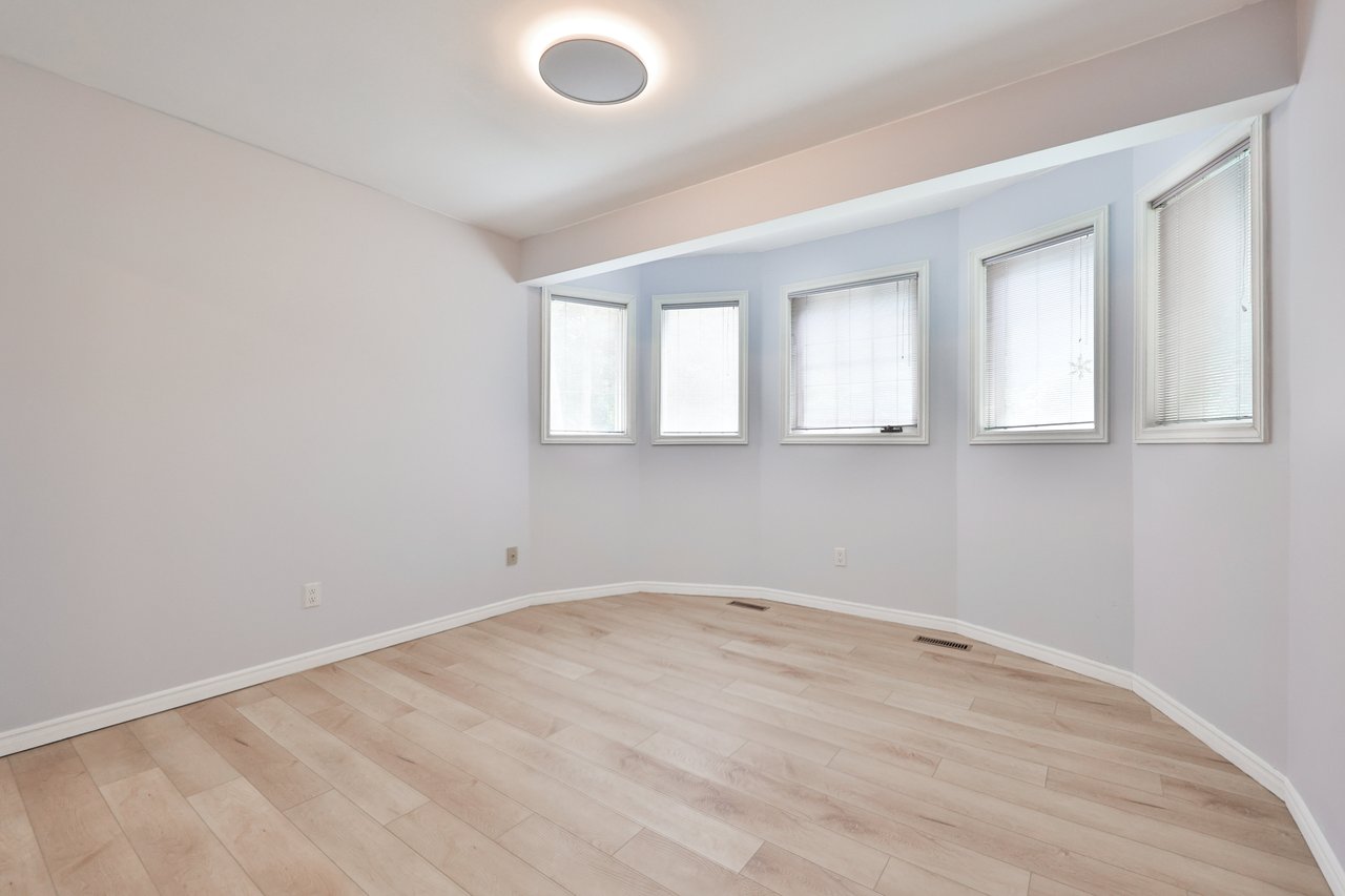 78 West River Street, Oakville