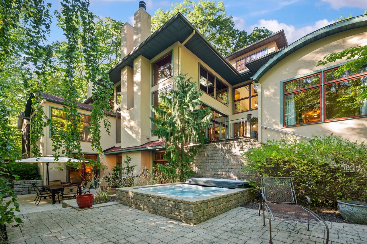 Wooded Coastal Retreat