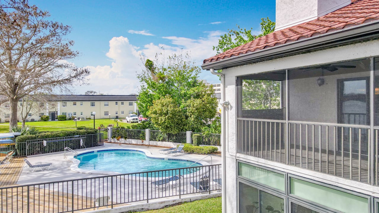 Luxury Lakefront Winter Park Condominium for Lease