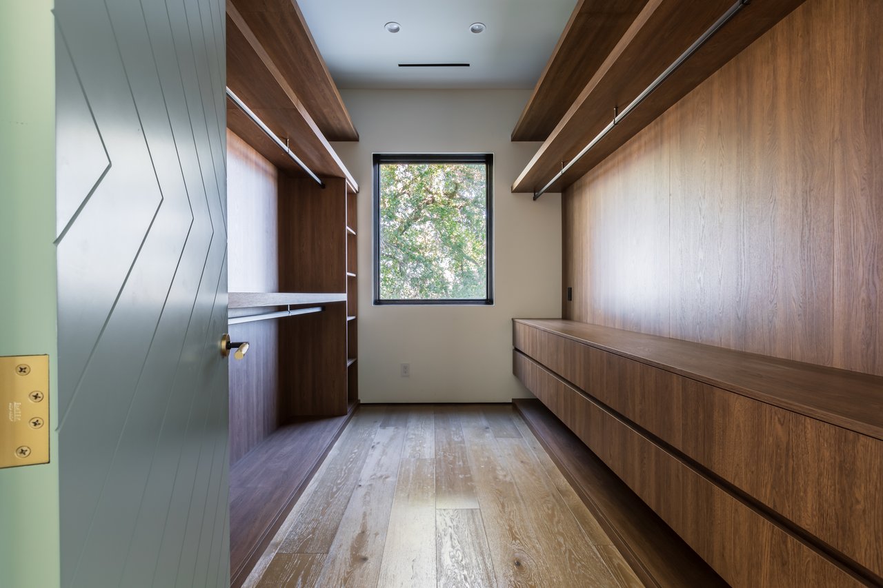 13331 Mulholland Dr, Beverly Hills