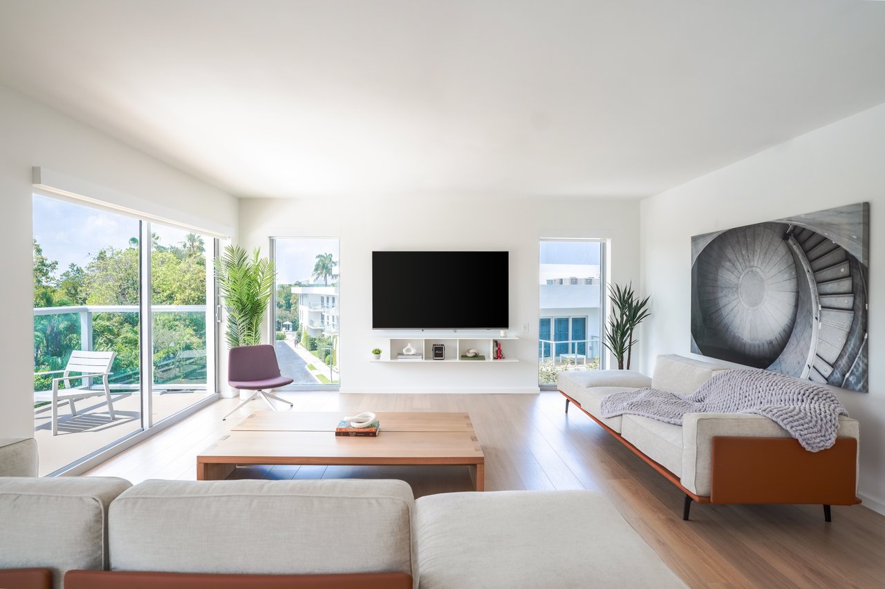 Beach Haus Bal Harbour Residences